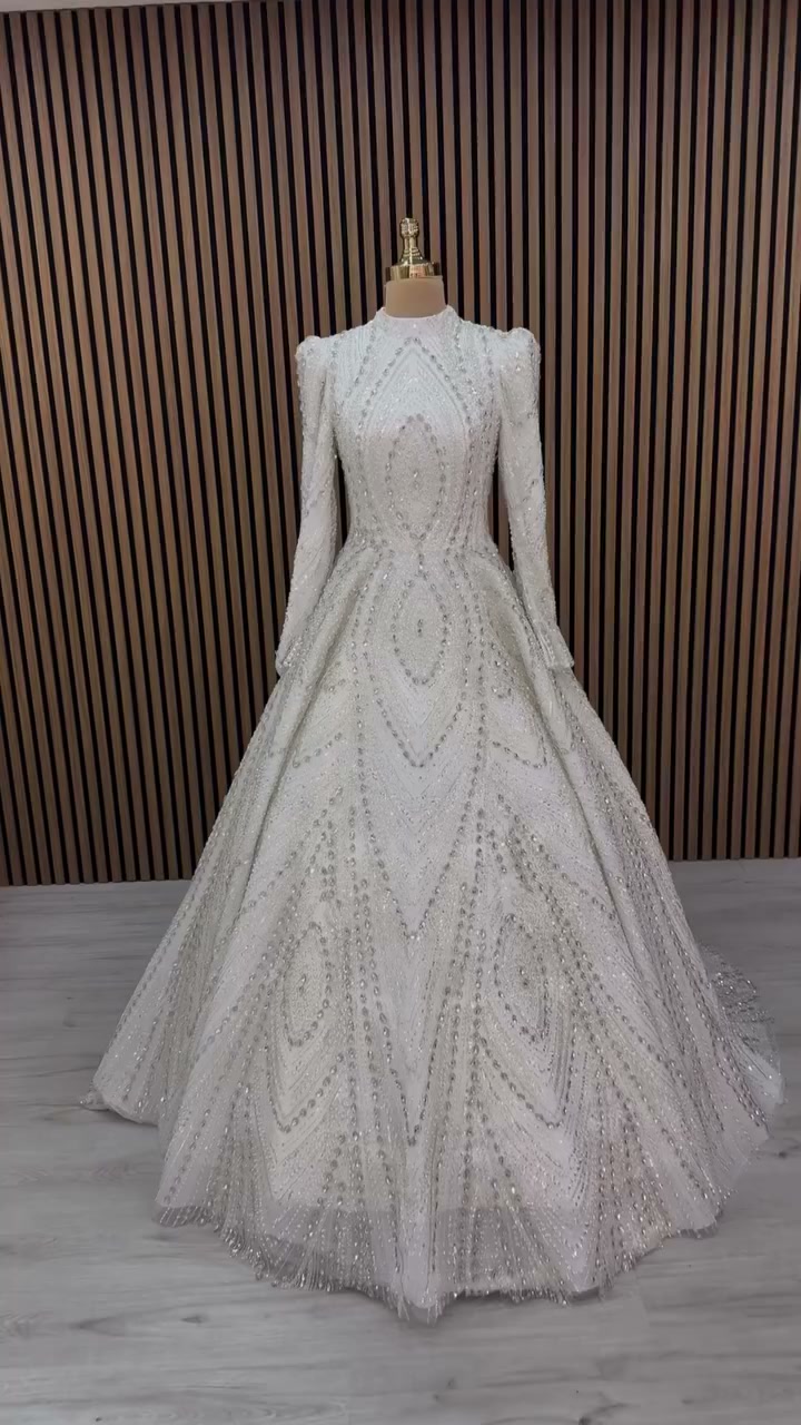 White Podium gelinlik modeli 2026-199